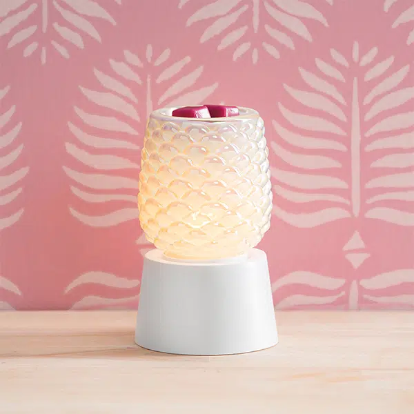 Scallop Scentsy Mini Warmer with Tabletop Base Styled